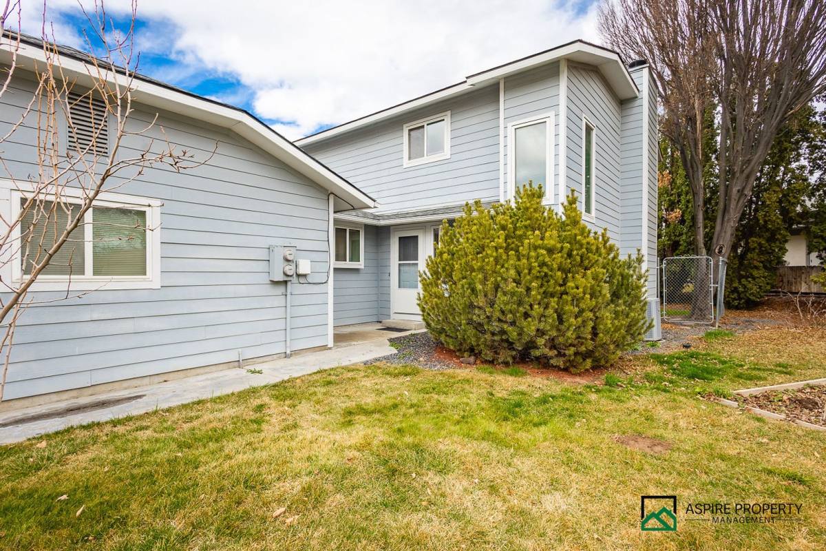 Townhouse for rent at 3286 W Sugar Creek Dr, Meridian, ID 83646