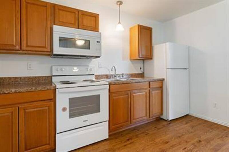 Apartment for rent at 720 Pritchett Lane, Kemp, TX 75143