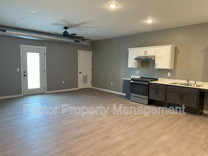 Apartment for rent at 970 N 3rd St, Saint Peter, MN 56082