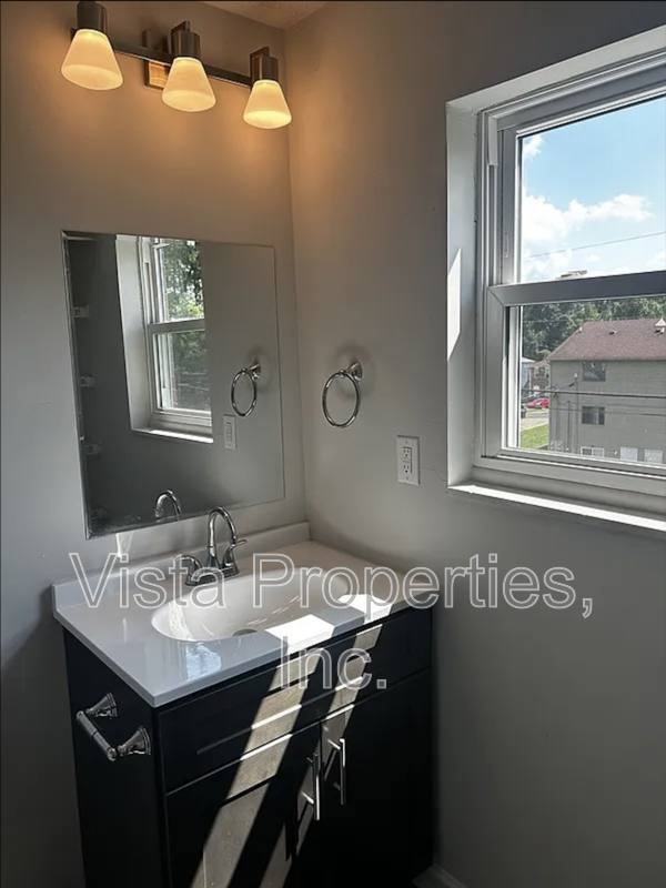 Apartment for rent at 388 Elmwood Dr, Radcliff, KY 40160