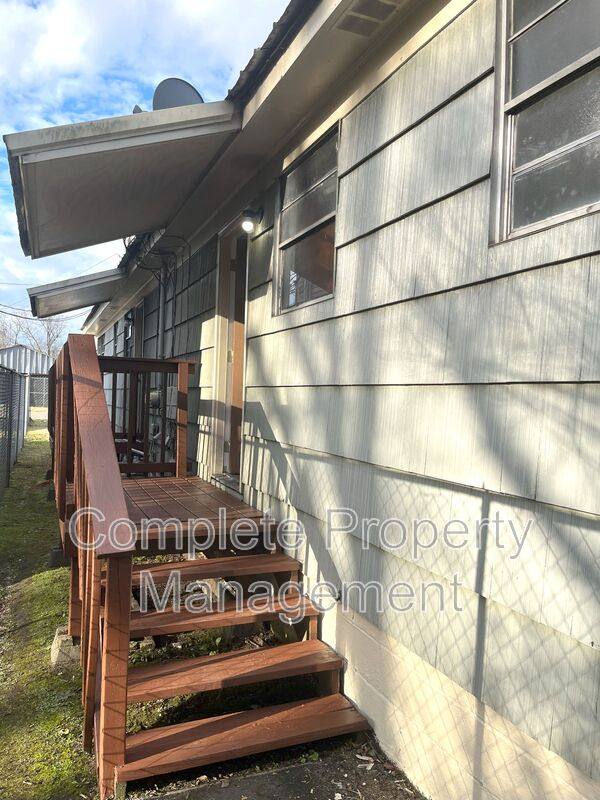Apartment for rent at 1108 Hall St, Birmingham, AL 35217
