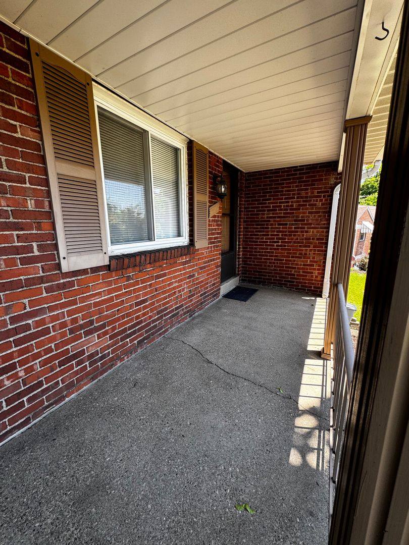 House for rent at 3325 Shadyway Dr, Pittsburgh, PA 15227
