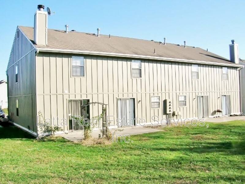 Townhouse for rent at 2115 Highridge Dr, Pleasant Hill, MO 64080