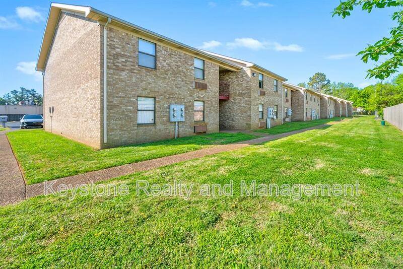 Apartment for rent at 100 Laurel Cove Dr, Hopkinsville, KY 42240