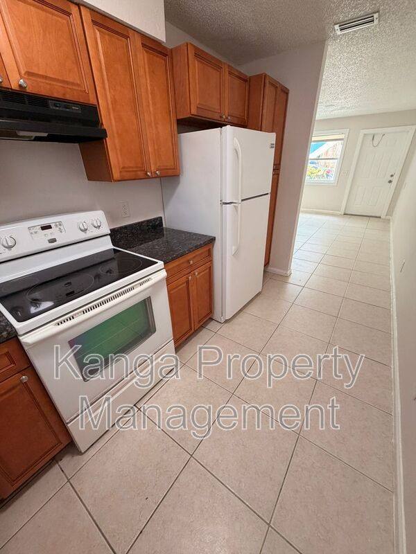Apartment for rent at 1618 W 26th Court, West Palm Beach, FL 33404
