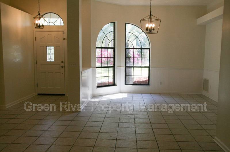 House for rent at 6106 Pine Ave, Fleming Island, FL 32003