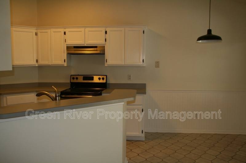 House for rent at 6106 Pine Ave, Fleming Island, FL 32003