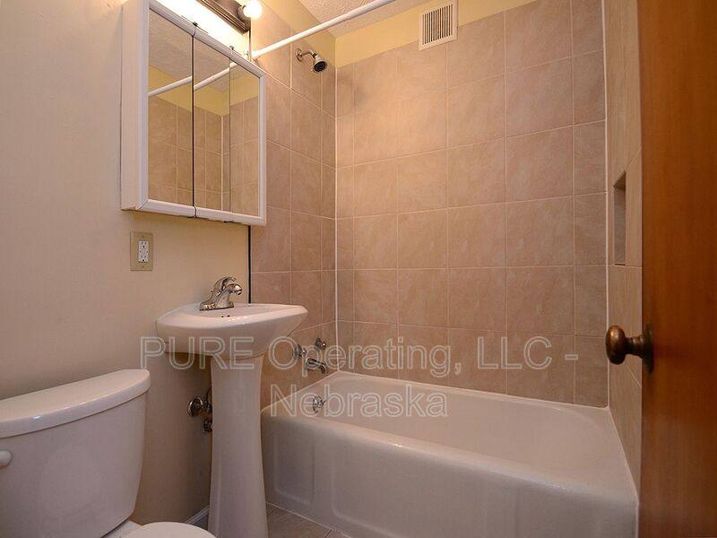 Apartment for rent at 210 N 32nd Ave #4, Omaha, NE 68131