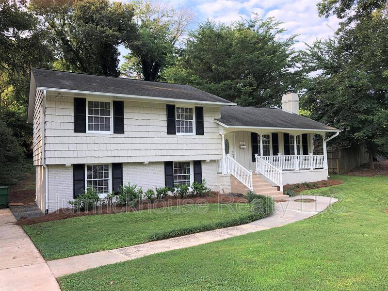 House for rent at 114 Scofield Rd, Charlotte, NC 28209