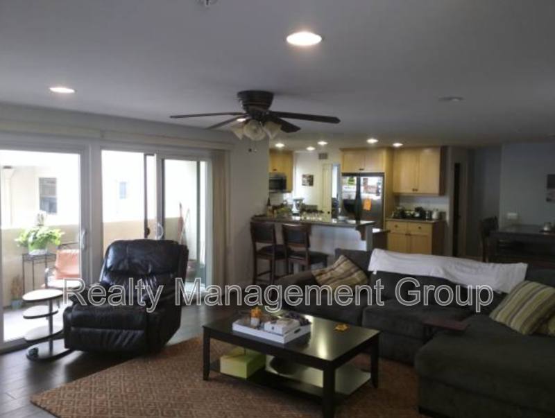 Townhouse for rent at 2018 Hornblend St, San Diego, CA 92109