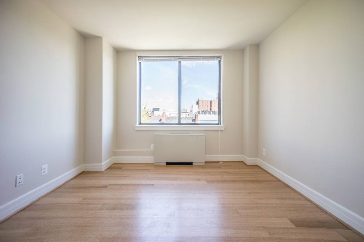 Apartment for rent at 1112 M St, Washington, DC 20005