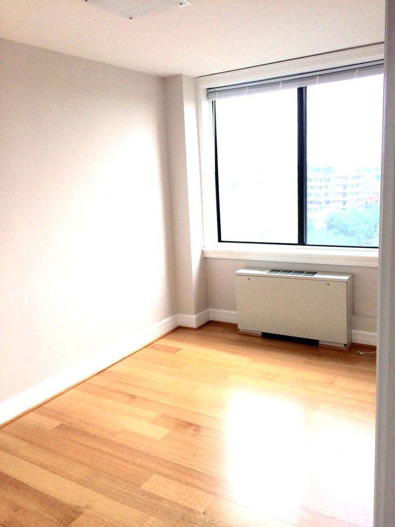 Apartment for rent at 1112 M St, Washington, DC 20005
