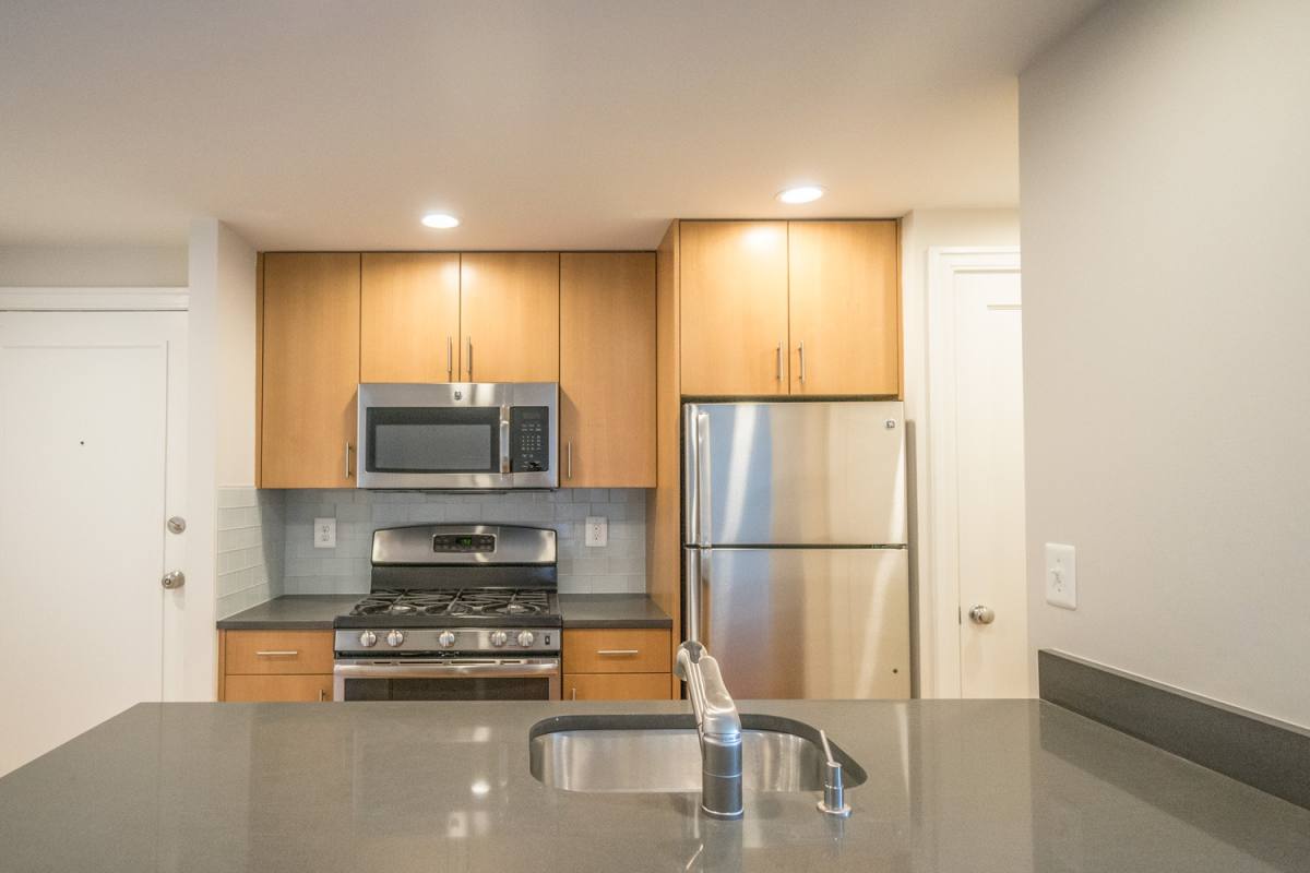Apartment for rent at 1112 M St, Washington, DC 20005
