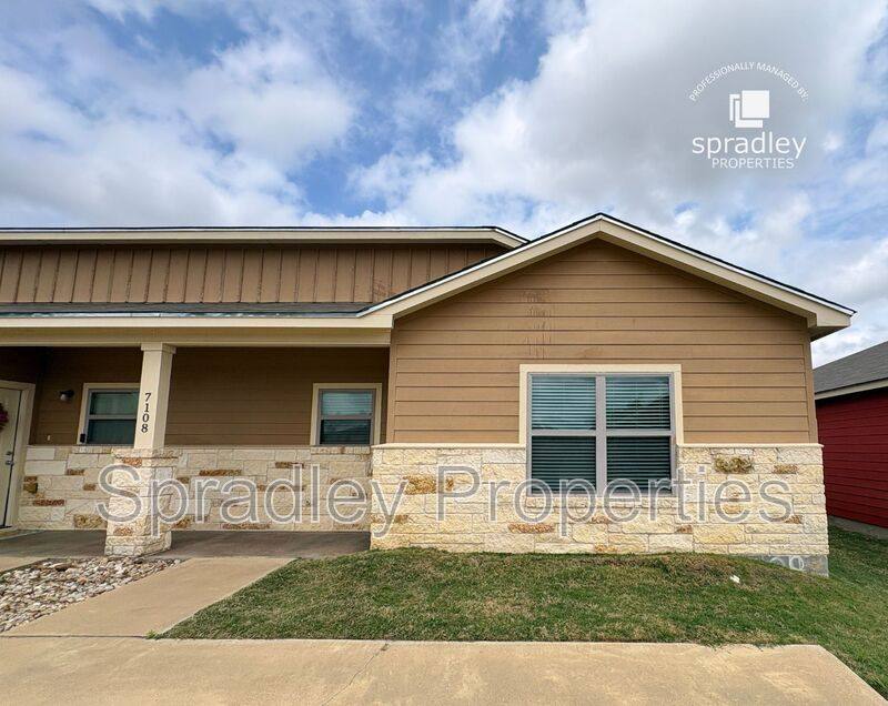 Apartment for rent at 7108B Cameron Park Rd, Temple, TX 76502