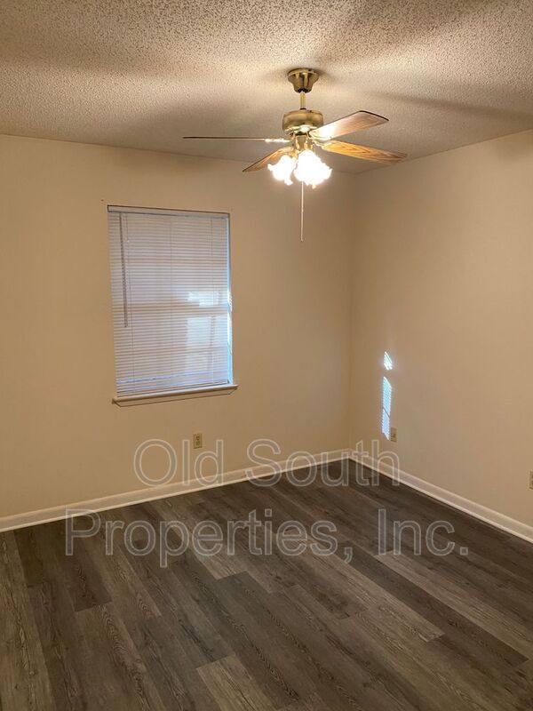 Apartment for rent at 5097 Yacht Harbour Circle, Pensacola, FL 32514