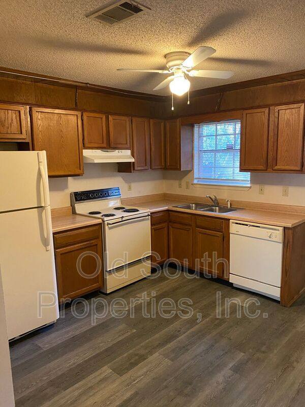 Apartment for rent at 5097 Yacht Harbour Circle, Pensacola, FL 32514