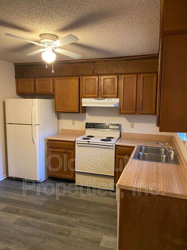 Apartment for rent at 5097 Yacht Harbour Circle, Pensacola, FL 32514