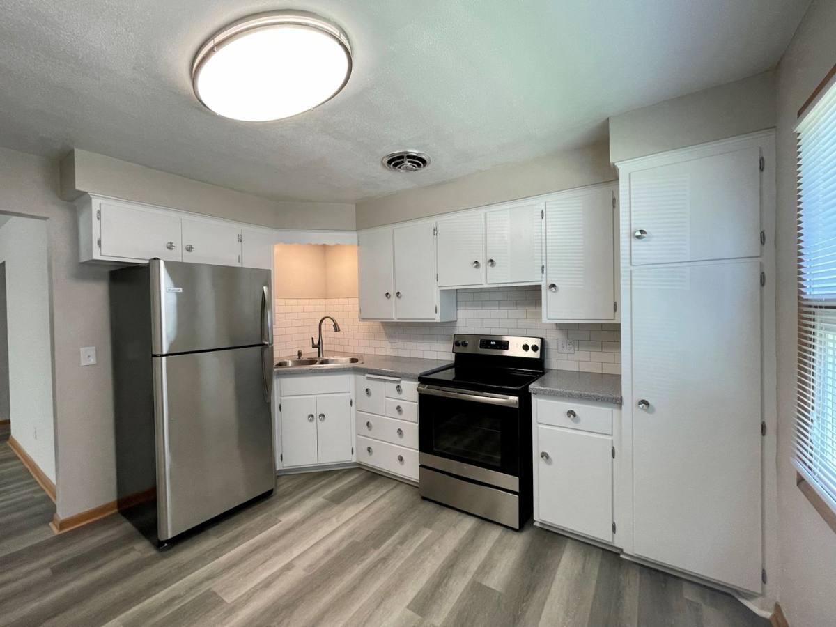 Apartment for rent at 929 S Brooks St, Madison, WI 53715