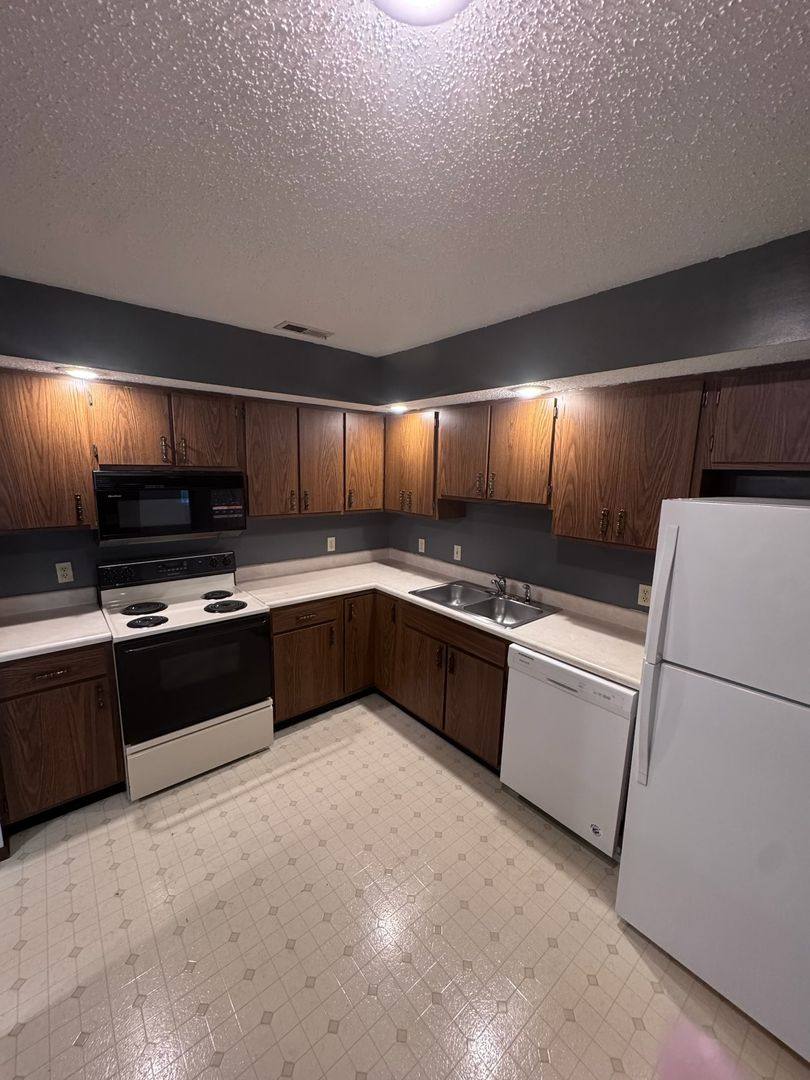Condo for rent at 2539 Clayton Blvd, Champaign, IL 61822