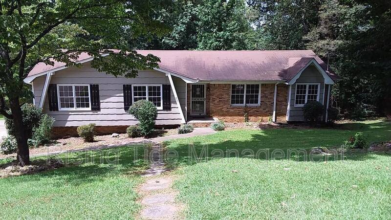 House for rent at 1248 Old Oak Circle, Birmingham, AL 35235
