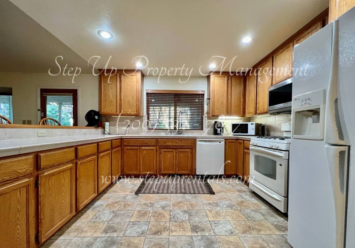 House for rent at 22519 Lina Lane, Twain Harte, CA 95383