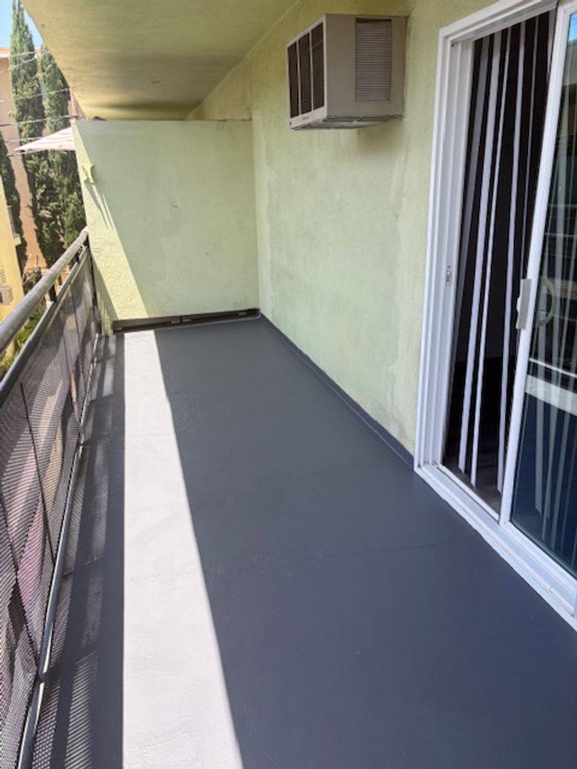 Apartment for rent at 1341 N Poinsettia Place, Los Angeles, CA 90046