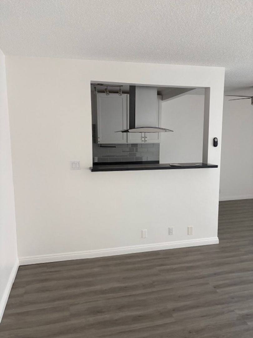 Apartment for rent at 1341 N Poinsettia Place, Los Angeles, CA 90046