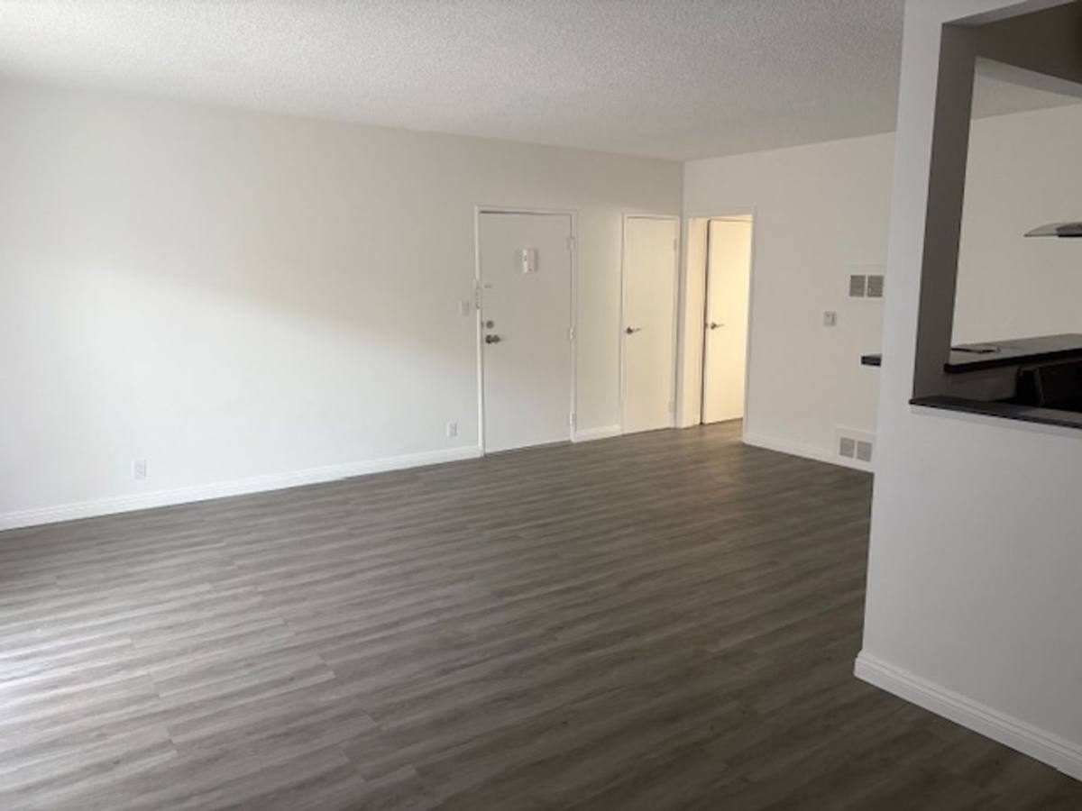 Apartment for rent at 1341 N Poinsettia Place, Los Angeles, CA 90046