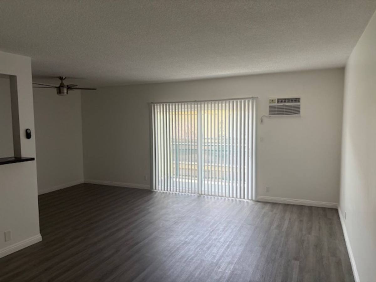 Apartment for rent at 1341 N Poinsettia Place, Los Angeles, CA 90046