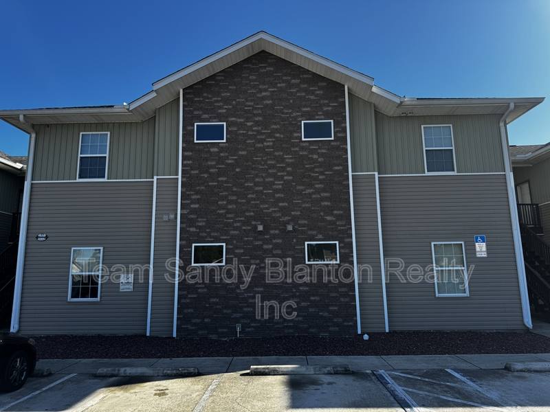 Apartment for rent at 7071 Lake Joanne Dr #3C, Pensacola, FL 32506