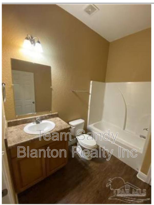 Apartment for rent at 7071 Lake Joanne Dr #3C, Pensacola, FL 32506
