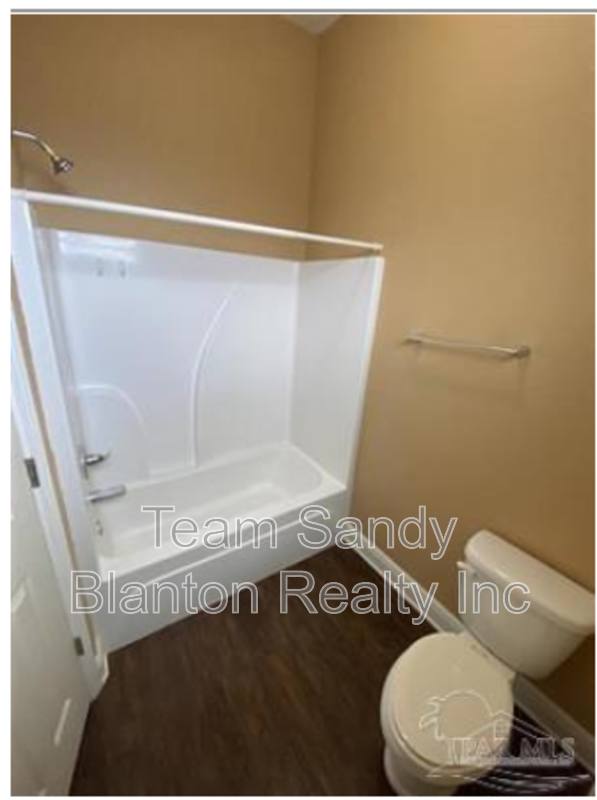 Apartment for rent at 7071 Lake Joanne Dr #3C, Pensacola, FL 32506