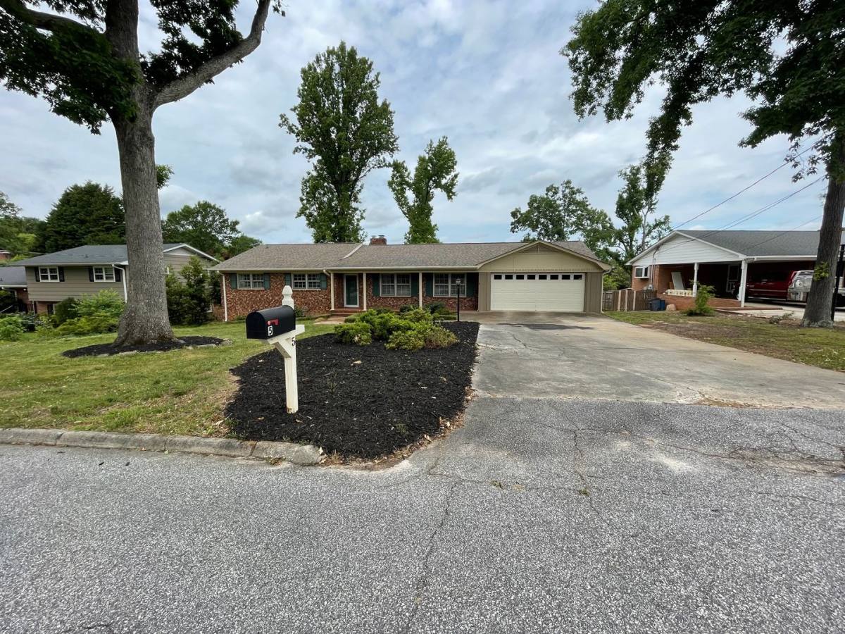 House for rent at 5 Ramblewood Lane, Greenville, SC 29615