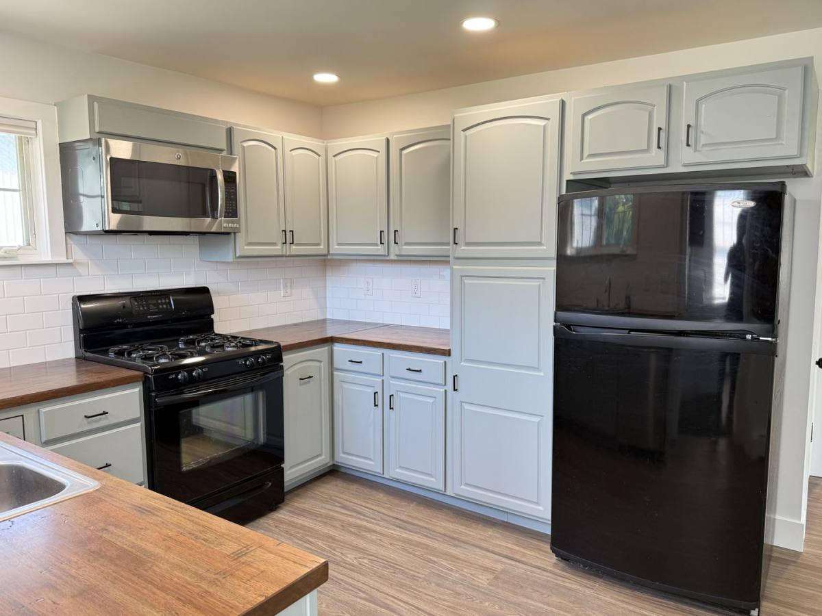 Apartment for rent at 147 Manheim St, Mount Joy, PA 17552