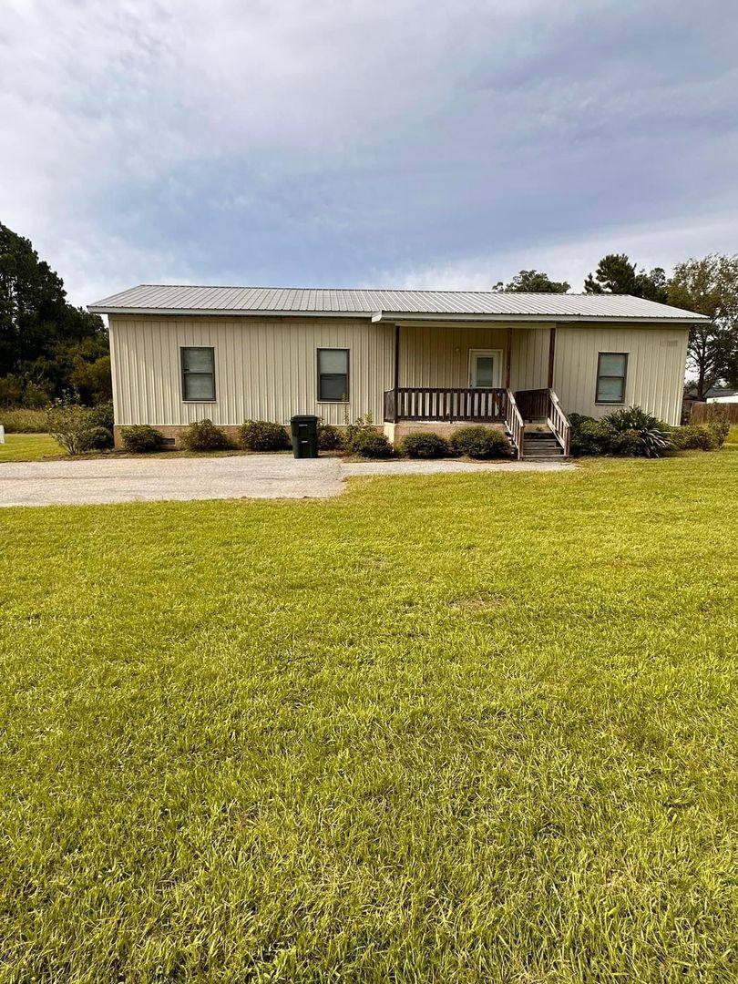 House for rent at 1005 Turnpike Rd, Claxton, GA 30417