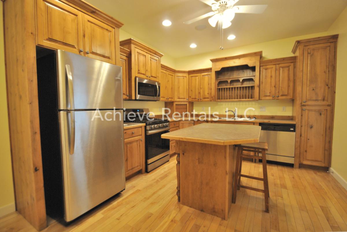 Townhouse for rent at 1035 N 130 W, Logan, UT 84341