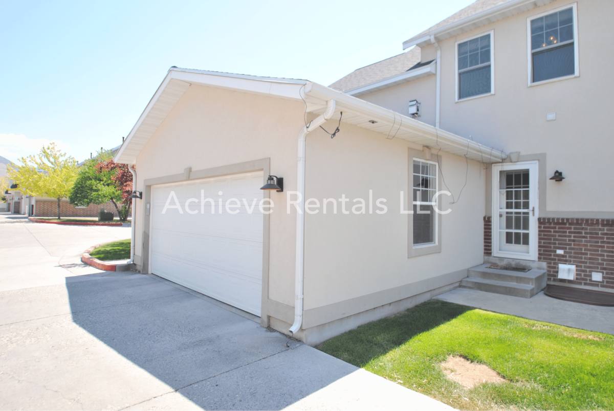 Townhouse for rent at 1035 N 130 W, Logan, UT 84341