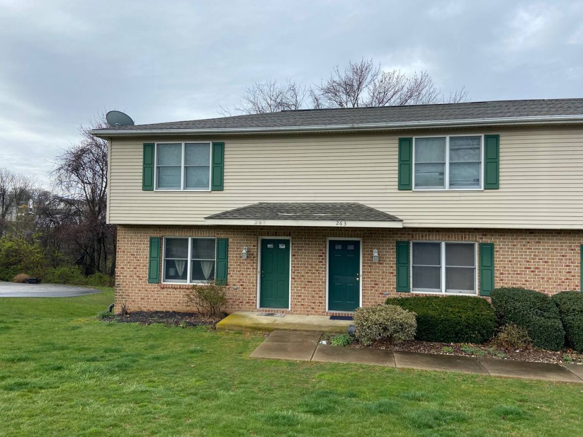 Townhouse for rent at 261 Ark Dr, Dallastown, PA 17313