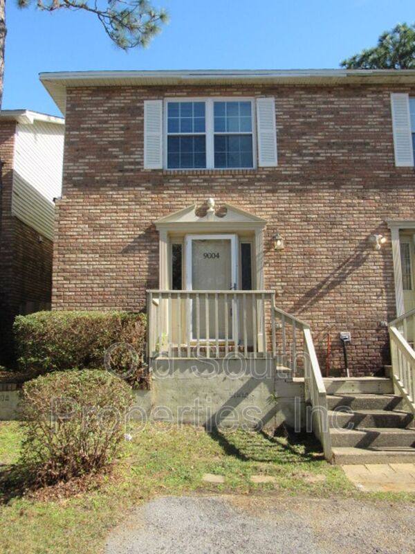 Townhouse for rent at 9004 Governors Place Court, Pensacola, FL 32514