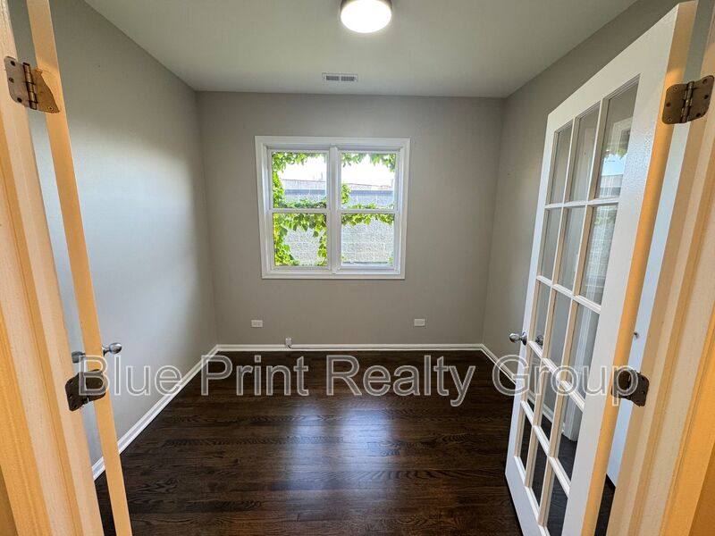 Apartment for rent at 6332 S Inglside - Ingleside #3, Chicago, IL 60637
