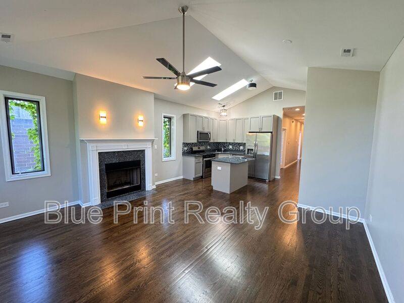Apartment for rent at 6332 S Inglside - Ingleside #3, Chicago, IL 60637