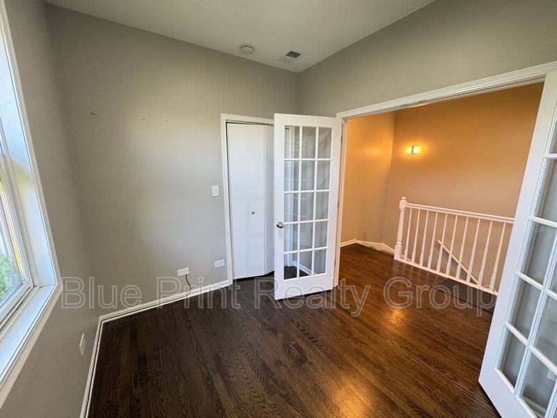 Apartment for rent at 6332 S Inglside - Ingleside #3, Chicago, IL 60637
