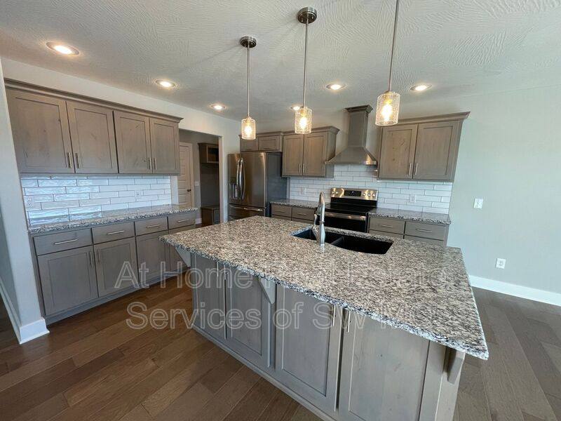 House for rent at 5943 S Iris Lane, Brookline, MO 65619