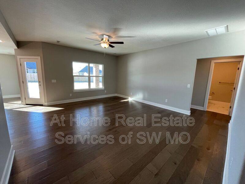 House for rent at 5943 S Iris Lane, Brookline, MO 65619
