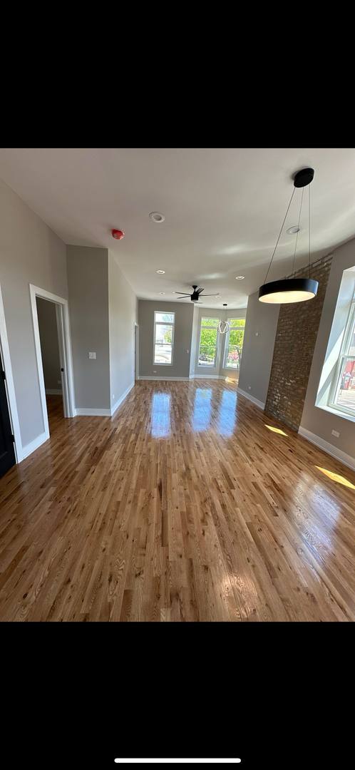Apartment for rent at 1901 W 47th St, Chicago, IL 60609