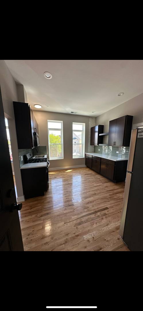 Apartment for rent at 1901 W 47th St, Chicago, IL 60609