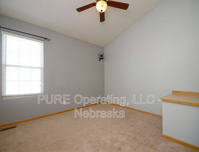Townhouse for rent at 16767 Laurel Plaza, Omaha, NE 68116