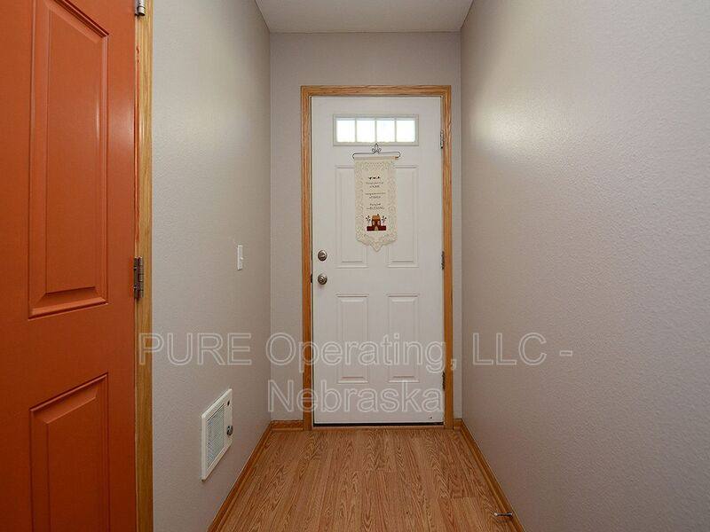 Townhouse for rent at 16767 Laurel Plaza, Omaha, NE 68116