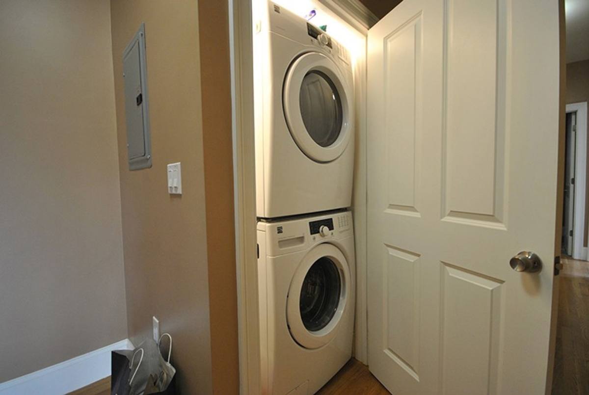 Apartment for rent at 1592 Beacon St, Brookline, MA 02446