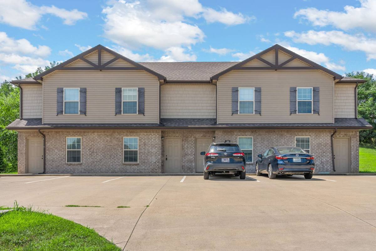 Apartment for rent at 157 Center Pointe Dr, Clarksville, TN 37040